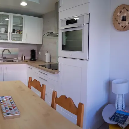 Maisonnette Dans Vacance Avec Terrasse Jardin Piscines Μπεζιέ